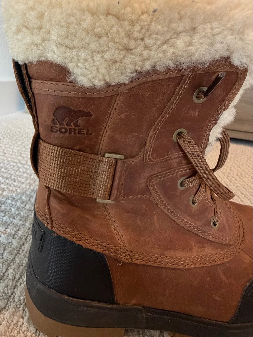 Sorel Brown Leather Lace-Up Winter & Snow Boots with Cream Shearling in US 8